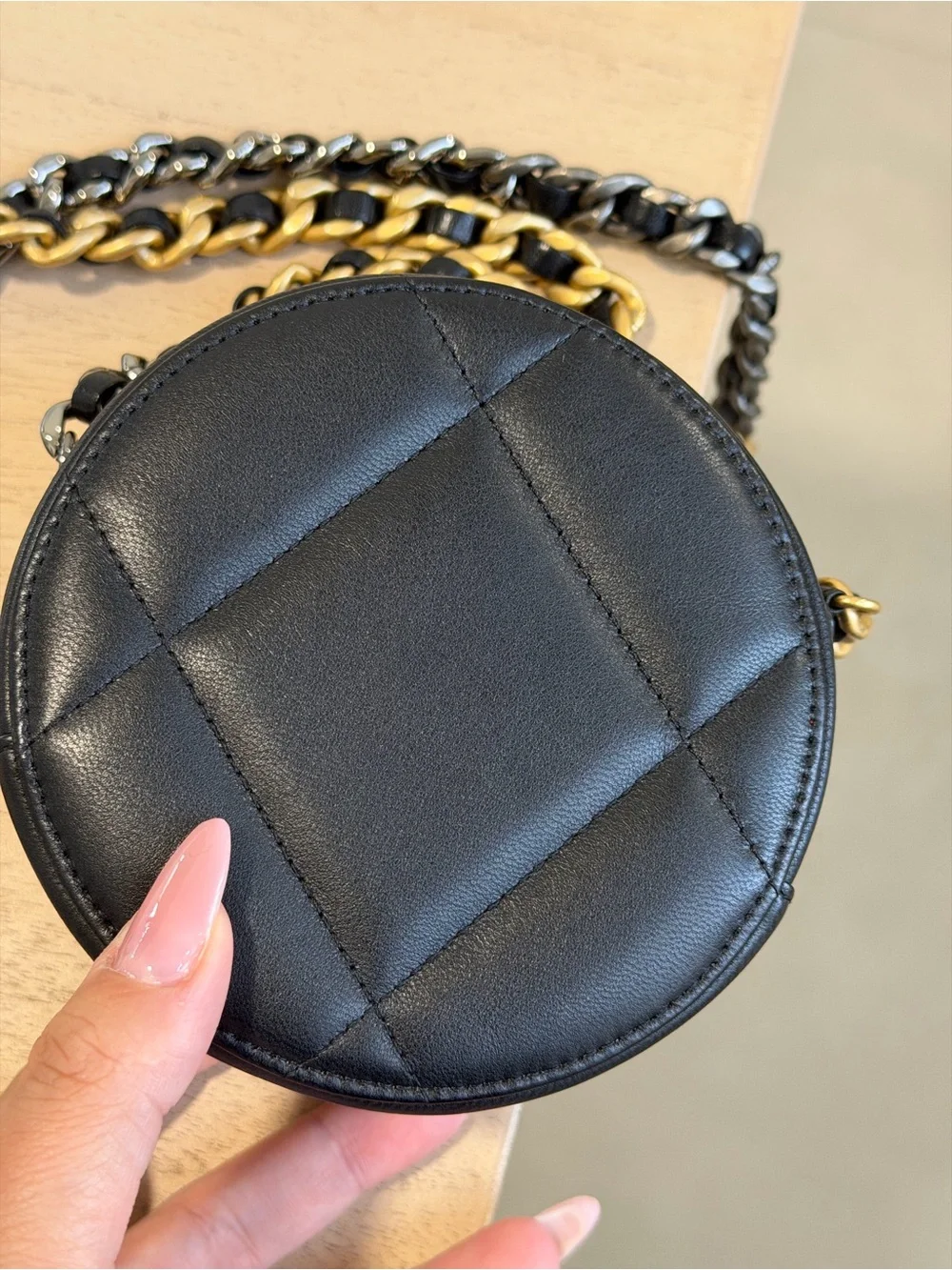 CHANEL 19 Round Clutch with Chain Quilted Leather
